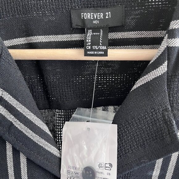 Forever 21 Men’s Black Striped Button Up Shirt – Size L – New With Tag - Picture 3 of 6